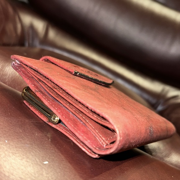 Buxton Leather Bifold Wallet - Picture 14 of 14